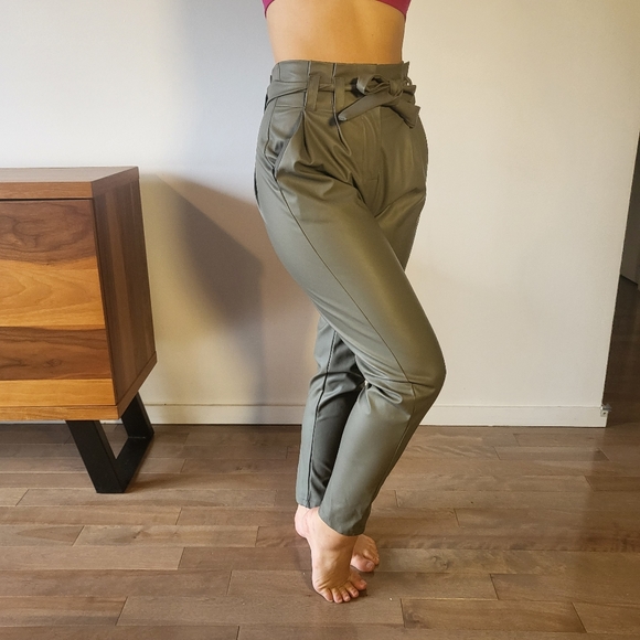 Leather looking pants - Picture 2 of 5